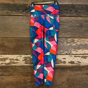 Wore Once! Old Navy Powersoft Side Pocket Leggings Pink Geometric 7/8 length